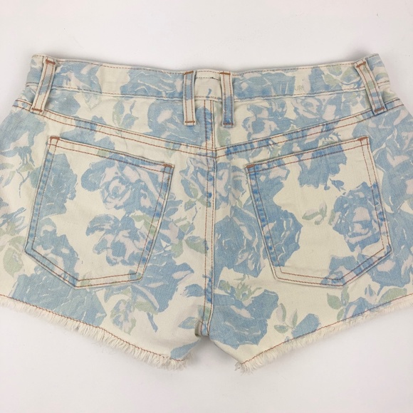 Current/Elliott The Boyfriend Short in 'Blue Rose' - Picture 3 of 16